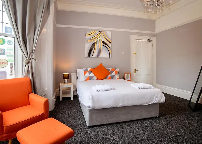 The Alexander - Hotel By Tifa Stays