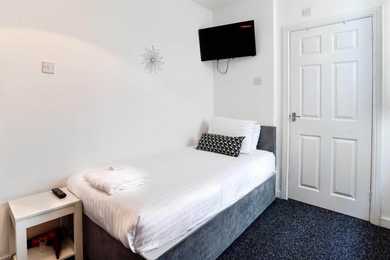 The Alexander - By Tifa Guest house